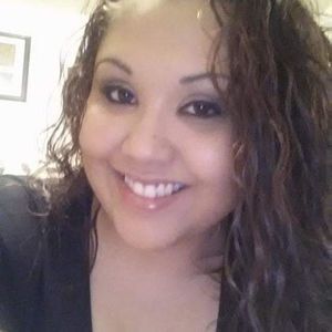 Meet your Posher, Larissa